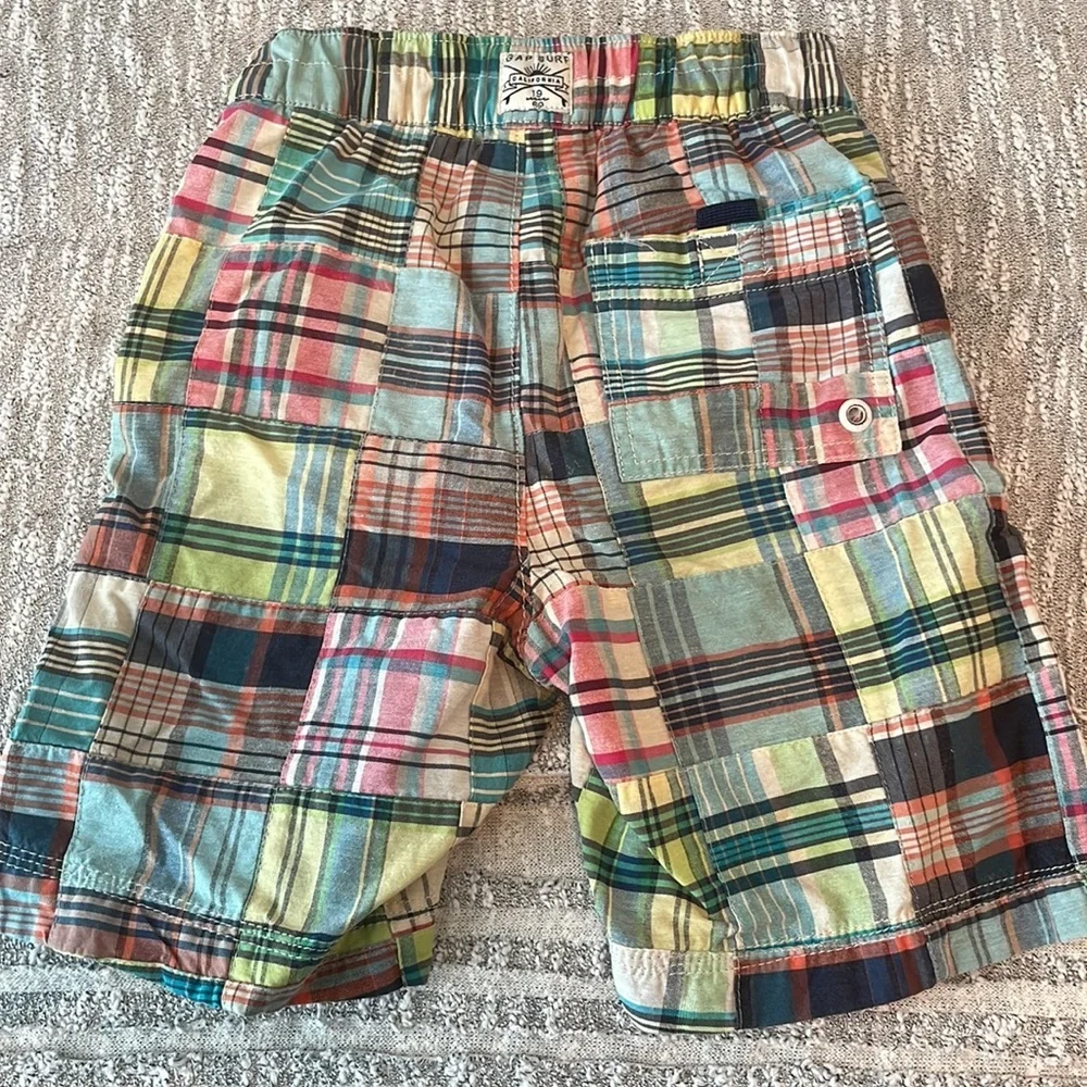 Boys GapKids Madras swim trunks sz S
